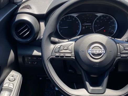 New 2025 Nissan Kicks Play S image 21