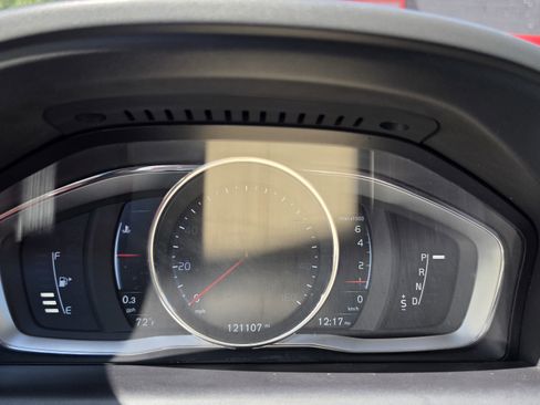 Used 2015 Volvo XC60 T5 Premier w/ Proximity Package image 41