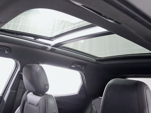 Used 2021 Chevrolet TrailBlazer RS w/ Sun and Liftgate Package image 27