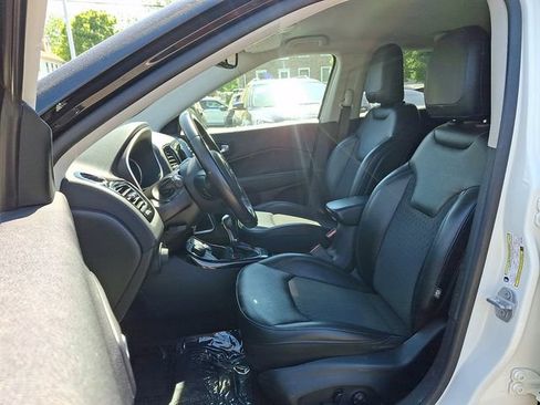 Used 2019 Jeep Compass Latitude AWD/4WD image 17