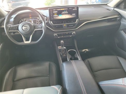 Used 2023 Nissan Altima 2.5 SR w/ SR Premium Package image 8