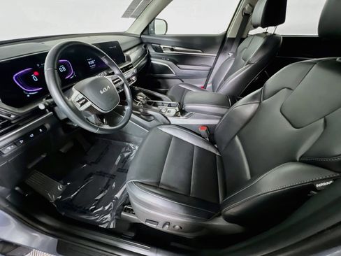 Used 2025 Kia Telluride S FWD image 15