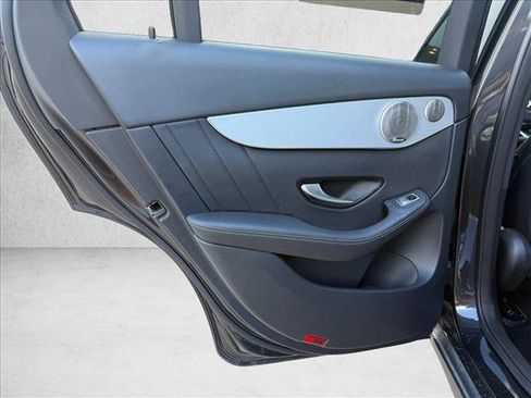 Used 2021 Mercedes-Benz GLC 300 image 21