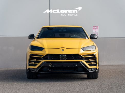 Used 2021 Lamborghini Urus image 9