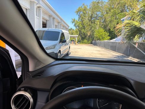 Used 2025 Nissan Versa SV FWD image 34