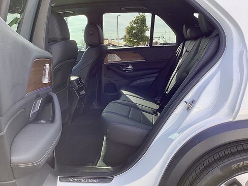 Used 2021 Mercedes-Benz GLE 350 4MATIC image 18