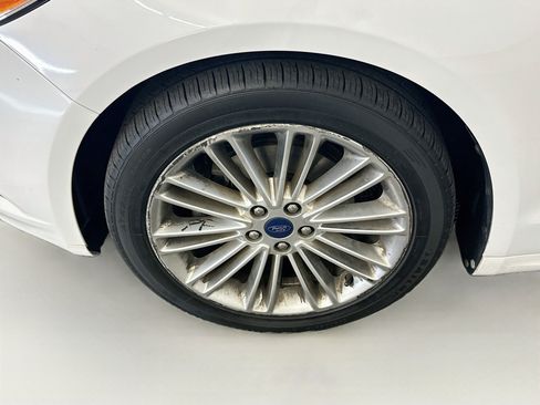 Used 2013 Ford Fusion SE FWD image 11