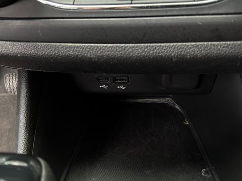 Used 2025 Buick Envista Preferred image 23