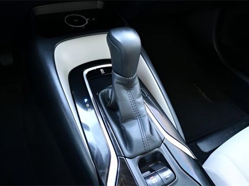 Used 2021 Toyota Corolla LE image 22