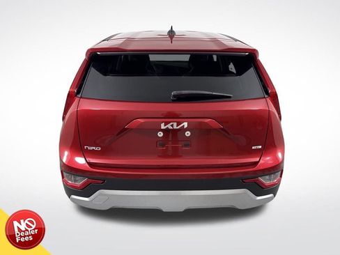 Used 2023 Kia Niro LX image 5