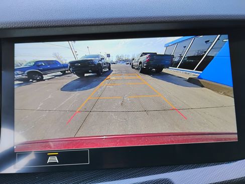 Used 2023 Buick Envision Essence image 6