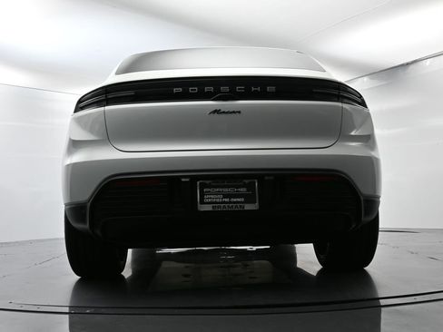 Used 2025 Porsche Macan Electric image 45