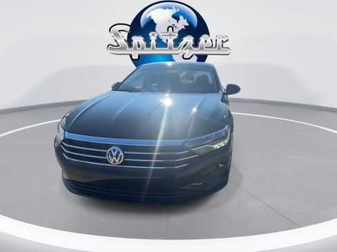 Used 2021 Volkswagen Jetta SE w/ SE Cold Weather Package image 3