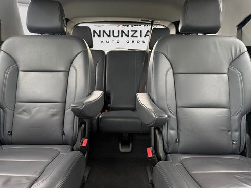 Used 2018 Chevrolet Traverse LT w/ LPO, Floor Liner Package AWD/4WD image 16