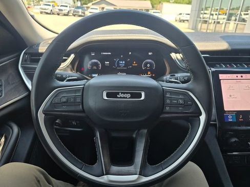 Used 2023 Jeep Grand Cherokee Limited AWD/4WD image 14