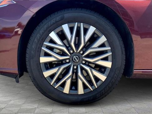 Used 2024 Nissan Altima 2.5 SV image 21