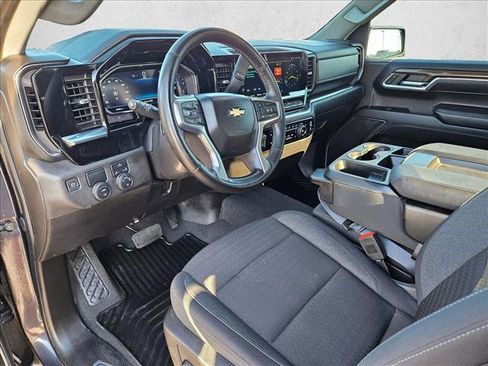 Used 2024 Chevrolet Silverado 1500 LT RWD image 10