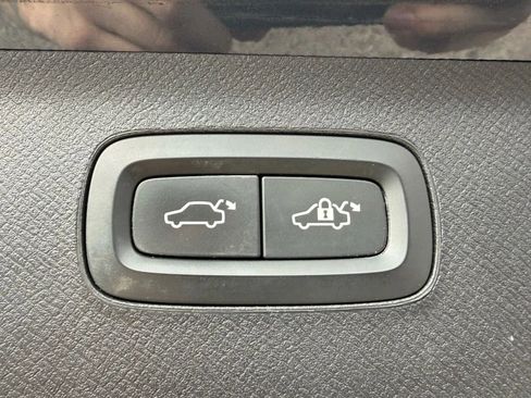 Used 2018 Volvo XC90 T6 Inscription w/ Convenience Package image 28