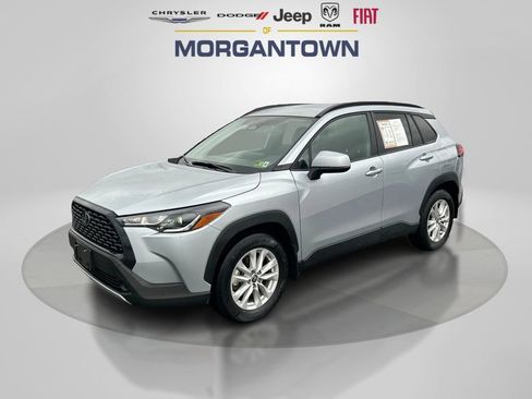 Used 2023 Toyota Corolla Cross LE image 1