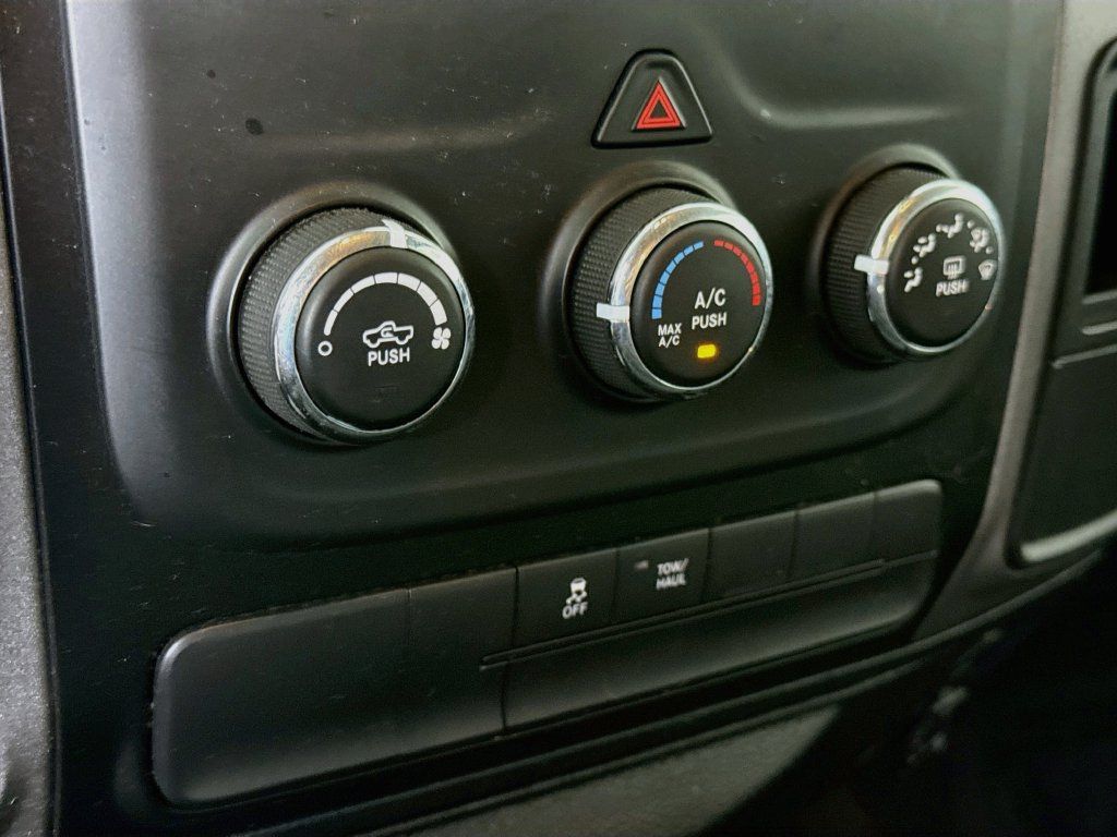 Used 2017 RAM 1500 Express w/ Express Value Package AWD/4WD image 7
