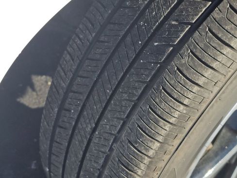 Used 2025 Nissan Sentra SV image 17