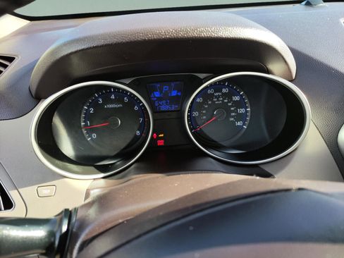 Used 2011 Hyundai Tucson GLS image 23