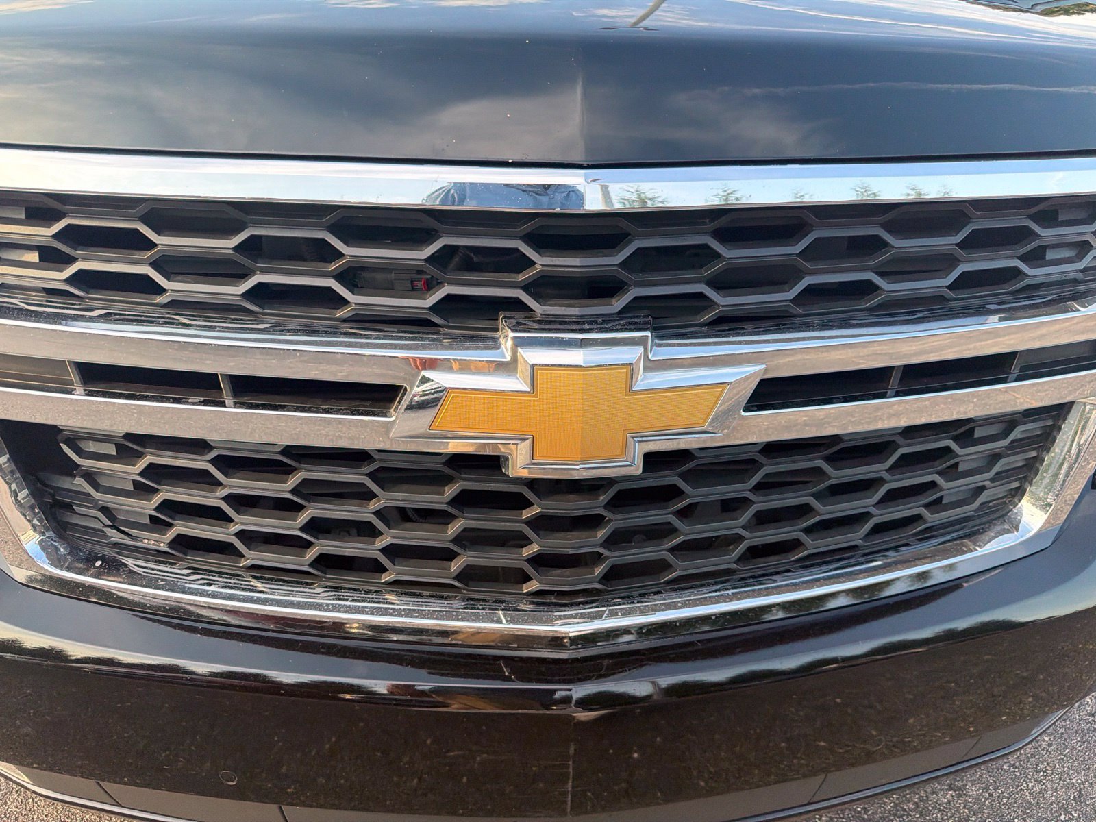 Used 2018 Chevrolet Suburban LT w/ Luxury Package AWD/4WD image 34