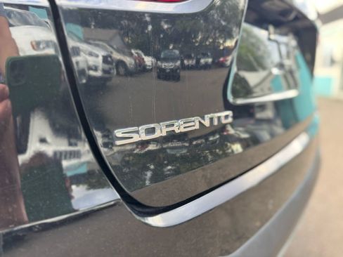 Used 2017 Kia Sorento EX AWD/4WD image 25