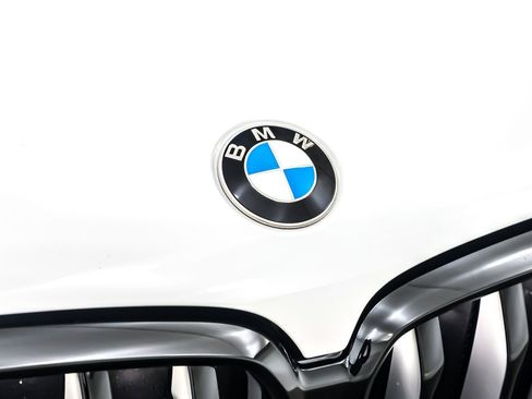 Used 2022 BMW X6 xDrive40i w/ M Sport Package image 13