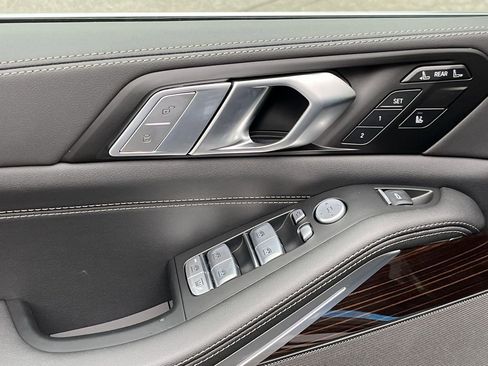 Used 2026 BMW X7 xDrive40i w/ Premium Package image 13