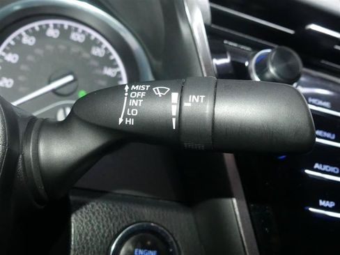 Used 2020 Toyota Camry SE w/ Convenience Package FWD image 35