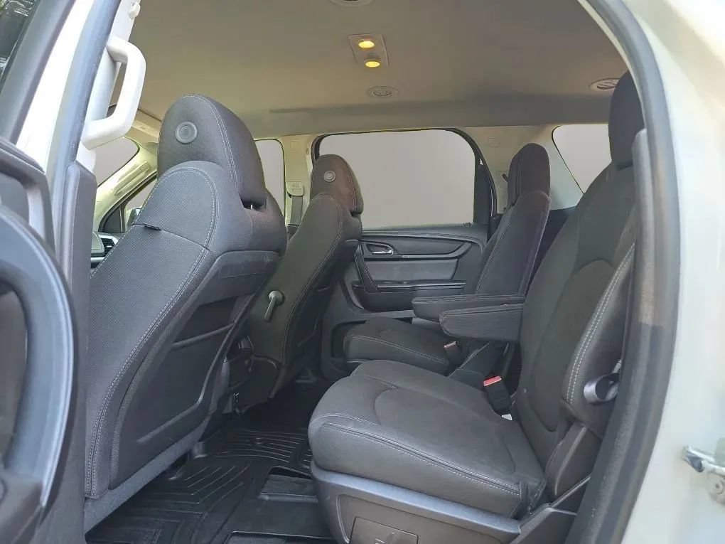Used 2016 GMC Acadia SLE FWD image 33