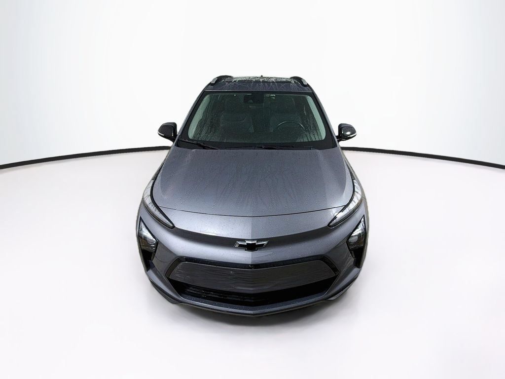 Used 2023 Chevrolet Bolt EUV Premier w/ Sun & Sound Package FWD image 2