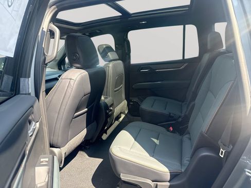 New 2026 GMC Acadia AT4 w/ Luxury Package AWD/4WD image 26