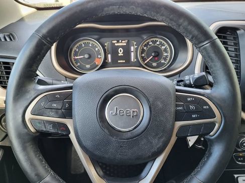 Used 2014 Jeep Cherokee Latitude w/ Cold Weather Group FWD image 15