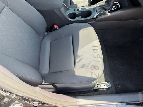 Used 2025 Toyota Corolla LE FWD image 16