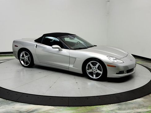 Used 2007 Chevrolet Corvette Convertible w/ Preferred Equipment Group RWD image 3