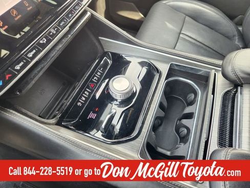 Used 2023 Jeep Wagoneer Series II image 19