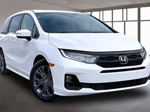 New 2026 Honda Odyssey Touring image 2