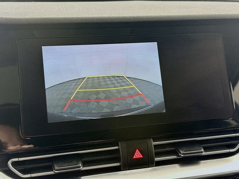 Used 2022 Kia Niro EX Premium FWD image 23