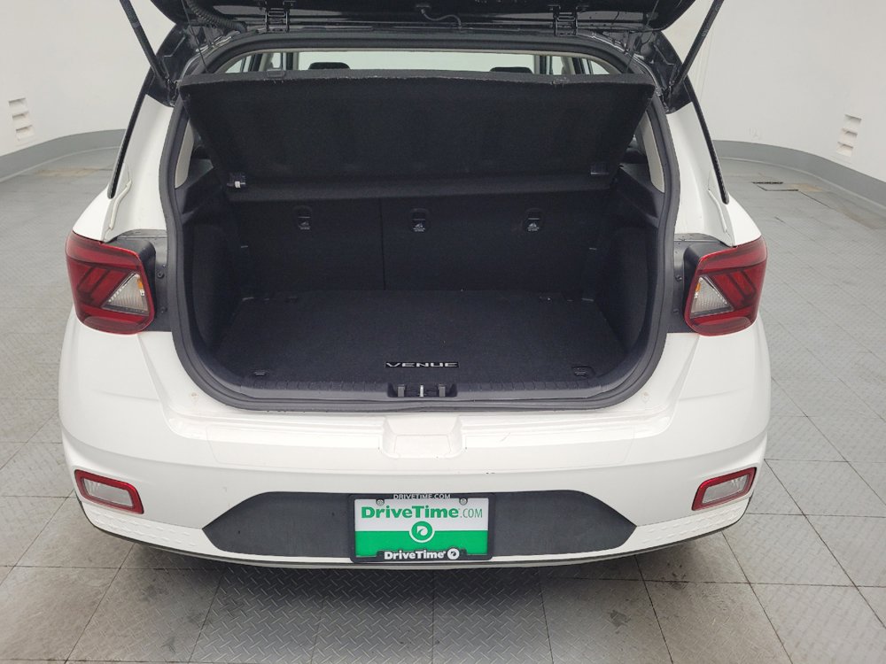 Used 2023 Hyundai Venue Limited FWD image 29