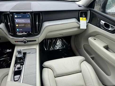 Used 2025 Volvo XC60 B5 Ultra w/ Protection Package Premier image 18
