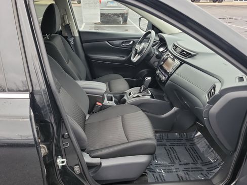 Used 2018 Nissan Rogue SV w/ Premium Package image 30