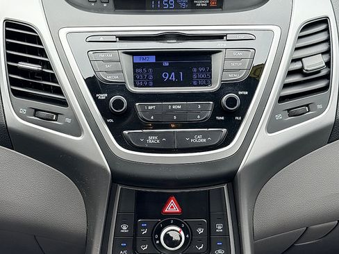 Used 2016 Hyundai Elantra SE FWD image 15