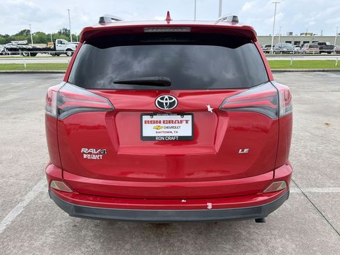 Used 2016 Toyota RAV4 LE FWD image 9