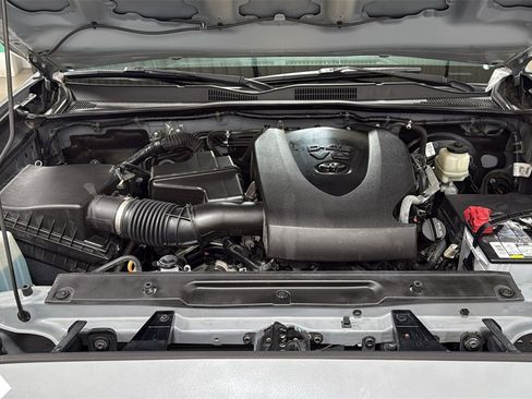 Used 2020 Toyota Tacoma SR5 image 25