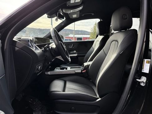 Used 2025 Mercedes-Benz GLB 250 GLB 250 image 14