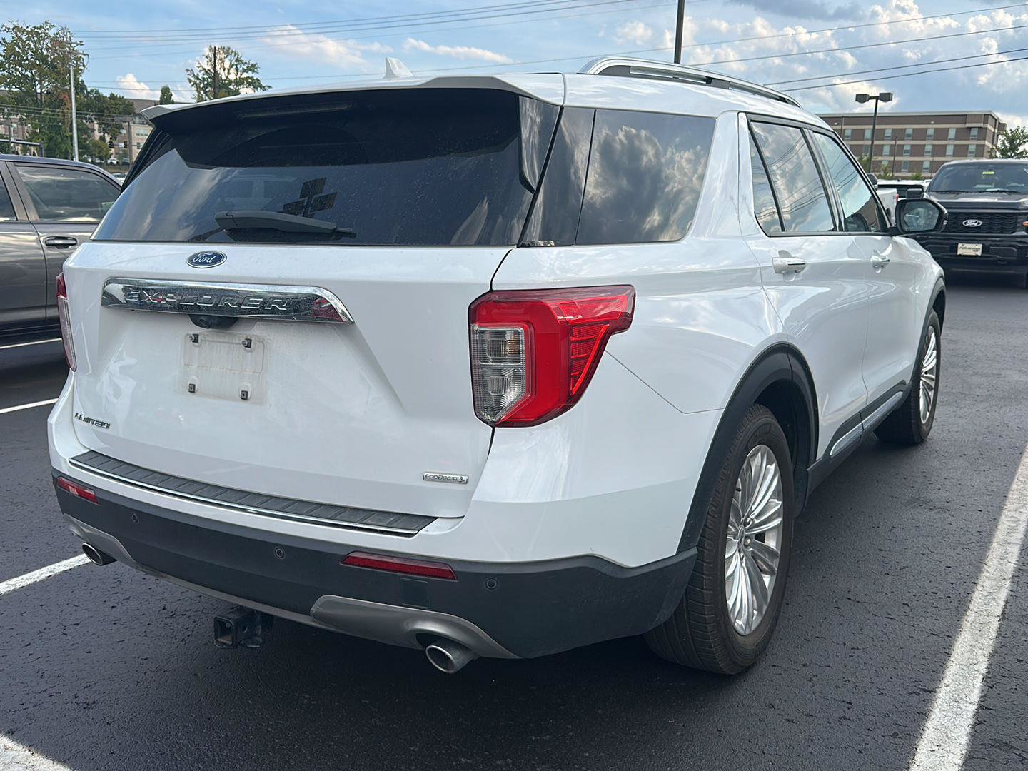 Used 2020 Ford Explorer Limited RWD image 3