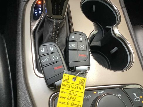 Used 2017 Jeep Grand Cherokee Summit AWD/4WD image 19