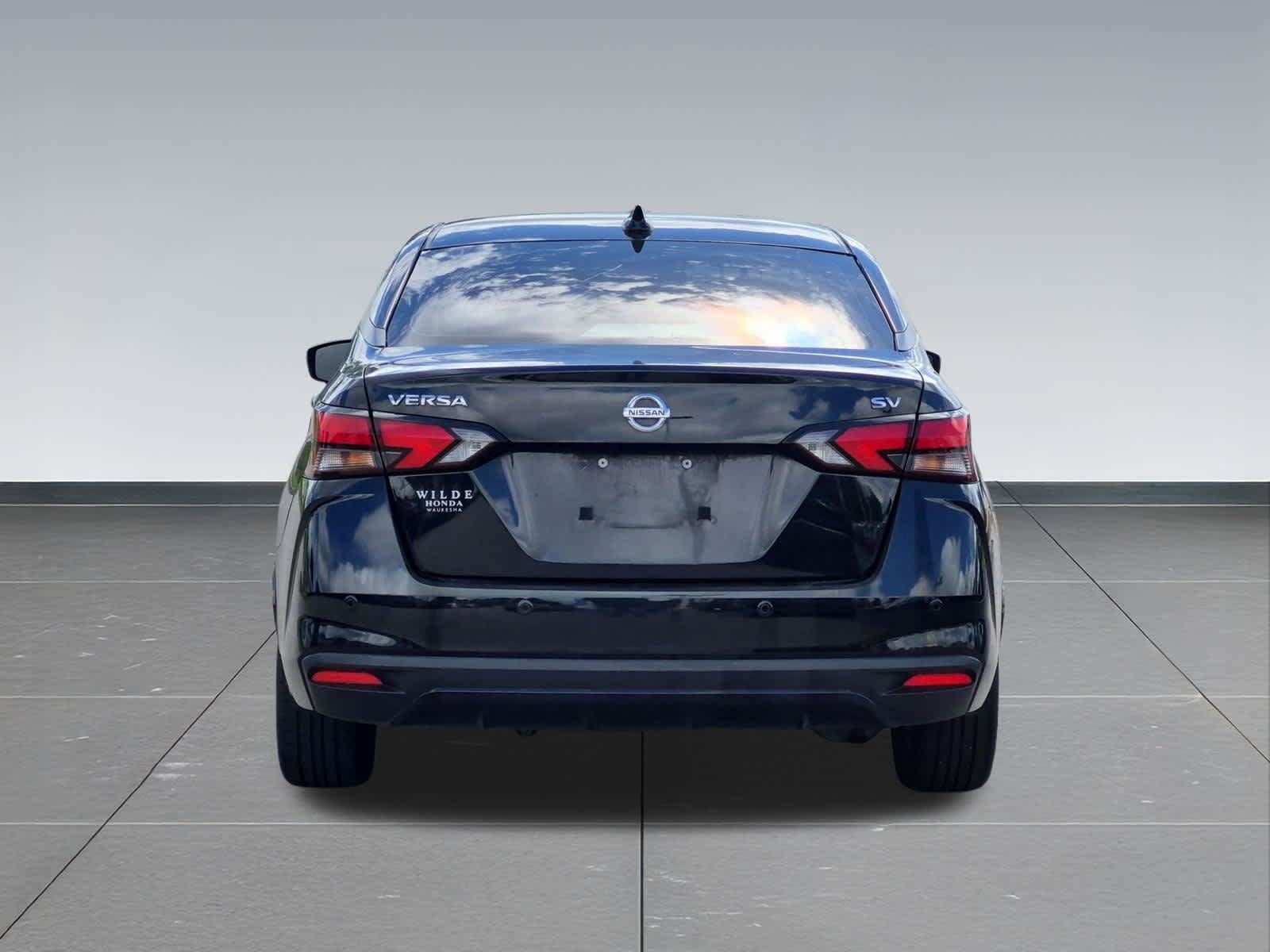 Used 2020 Nissan Versa SV FWD image 5